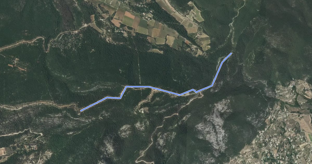 Маршрут Du poteau RE 10 au poteau RE 12 на спутниковом снимке