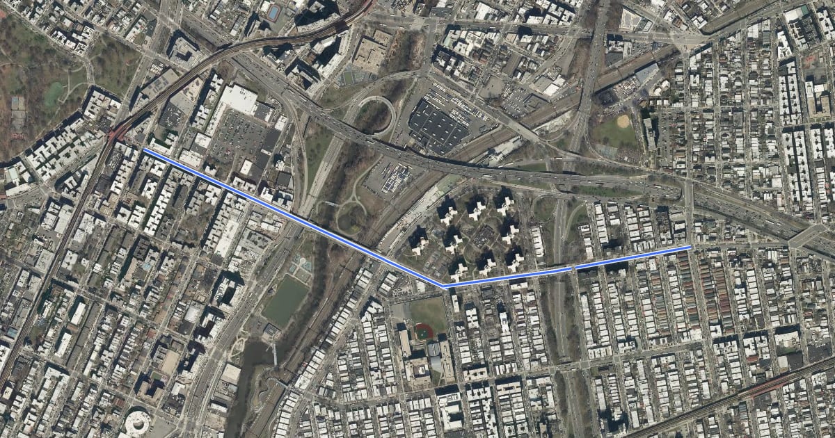 Маршрут East 174th Street на спутниковом снимке