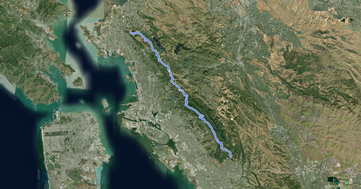 Маршрут East Bay Skyline National Recreation Trail на спутниковом снимке