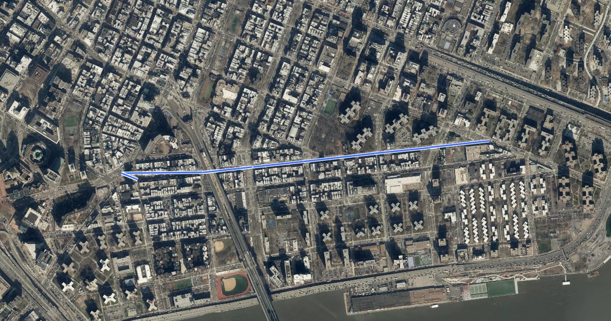 Маршрут East Broadway на спутниковом снимке
