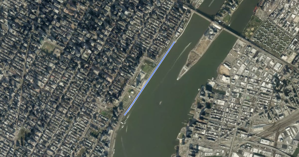 Маршрут East Coast Greenway—UN Esplanade на спутниковом снимке