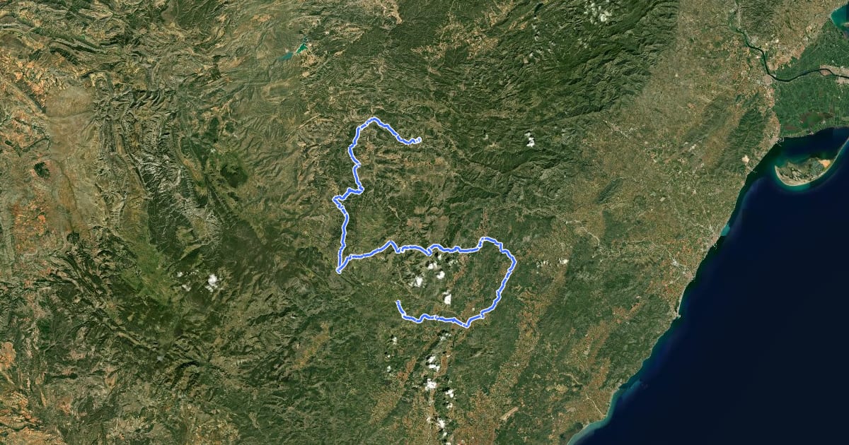 Маршрут El Camí IT6TR2 El Camí Central: de Castelló de la Plana a Montserrat на спутниковом снимке