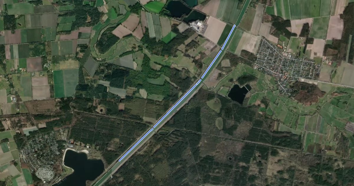 Маршрут Elbe-Seitenkanal Abzweig Tankumsee (83) - Elbe-Seitenkanal West Abzweig Osloß (22) на спутниковом снимке