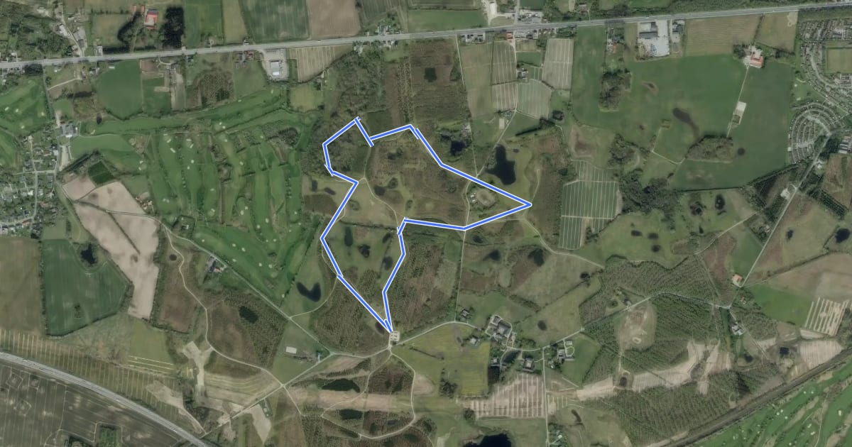 Маршрут Elmelund Skov - Blå Rute на спутниковом снимке