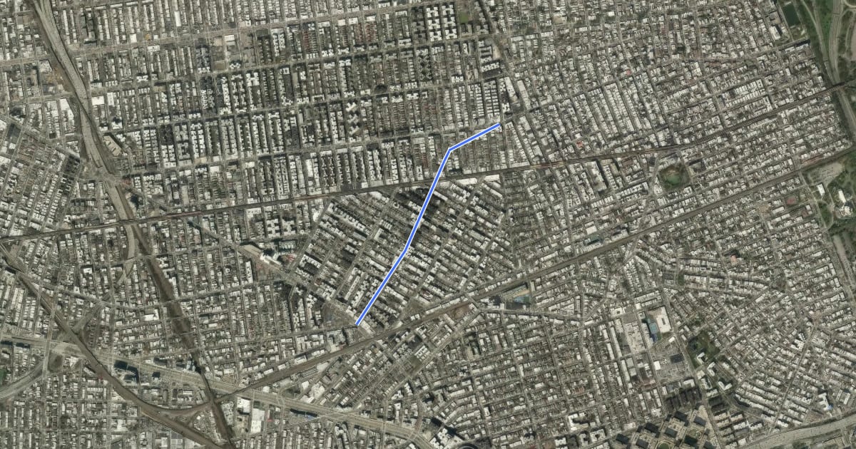 Маршрут Elmhurst Avenue на спутниковом снимке