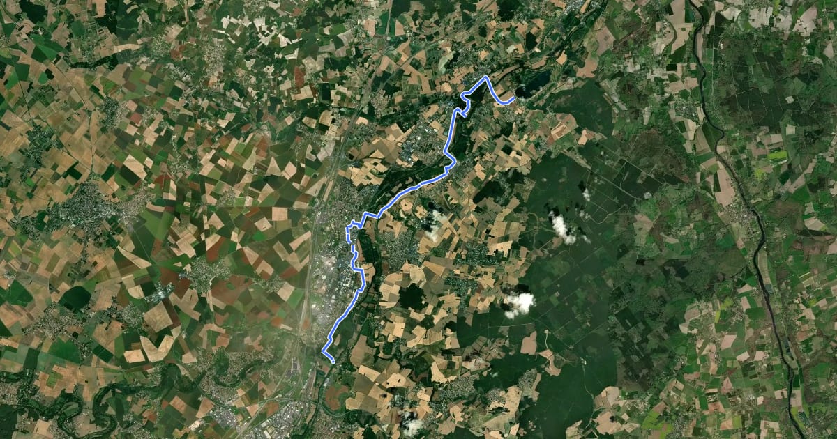 Маршрут en projet : Poitiers - Lac de Saint Cyr на спутниковом снимке