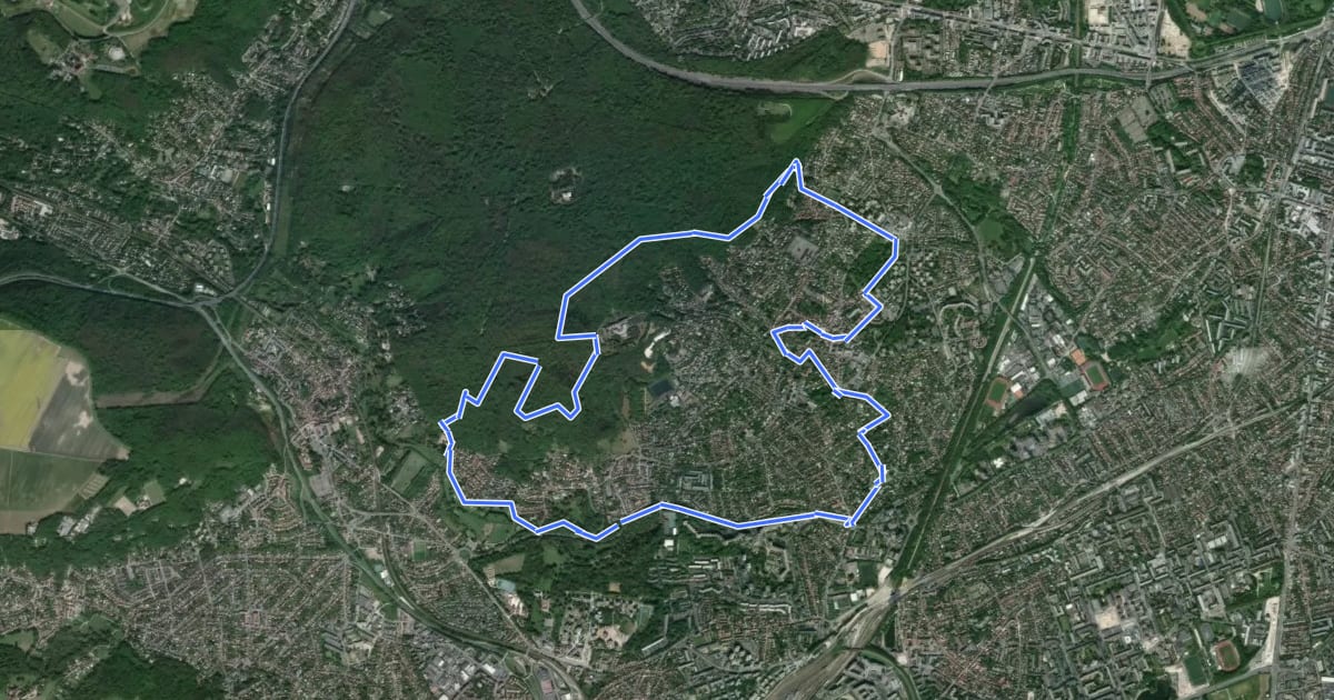 Маршрут Entre jardins et forêt на спутниковом снимке