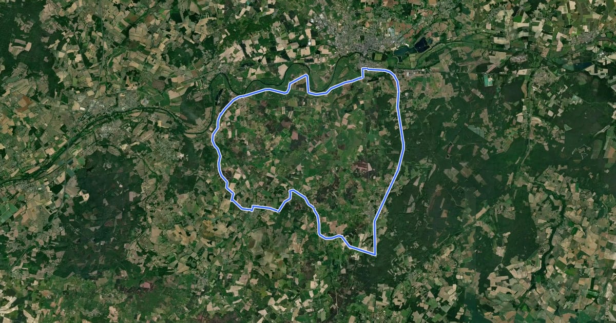 Маршрут Entre pierres et marais на спутниковом снимке