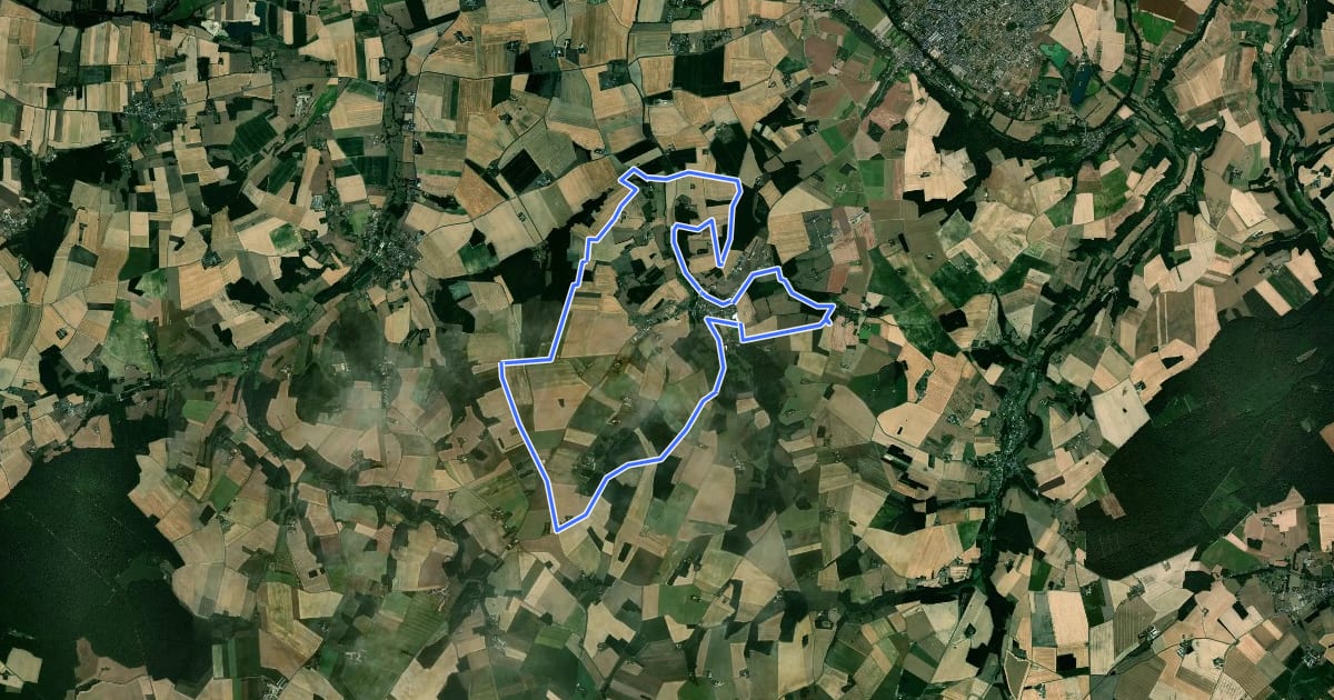 Маршрут Entre plateau et vallée на спутниковом снимке