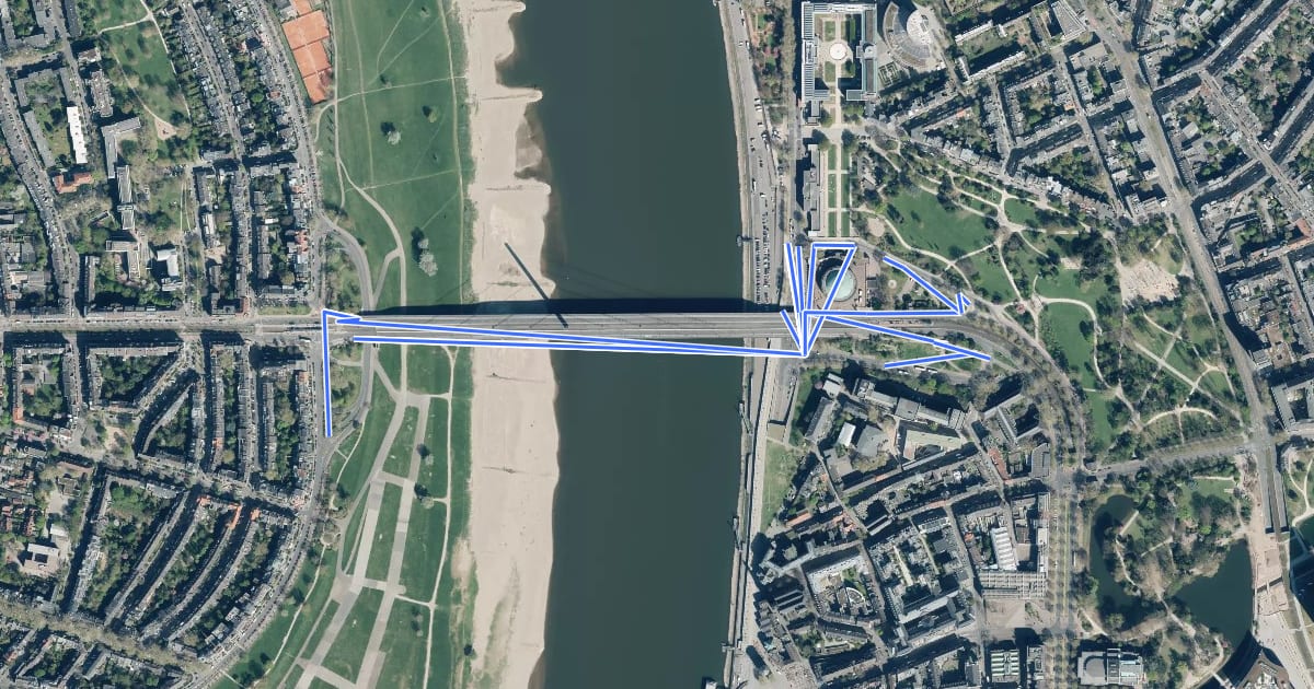 Маршрут Erlebnisweg Rheinschiene - Verbindung Düsseldorf Oberkasseler Brücke на спутниковом снимке