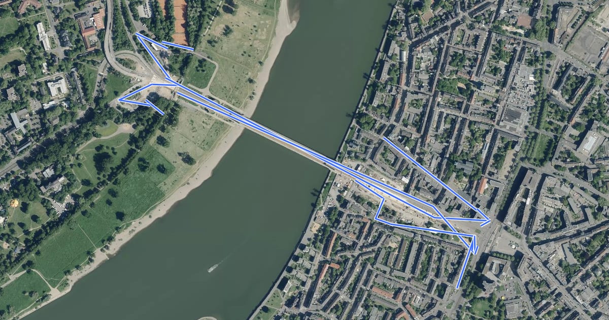 Маршрут Erlebnisweg Rheinschiene - Verbindung Köln Mülheimer Brücke на спутниковом снимке