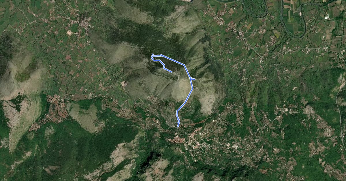 Маршрут Esperia-Monte D'Oro на спутниковом снимке