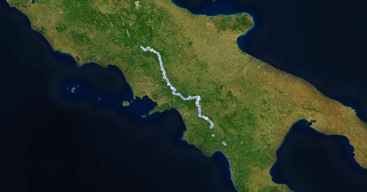 Маршрут European Long distance path E1 - part Italy - Campania на спутниковом снимке