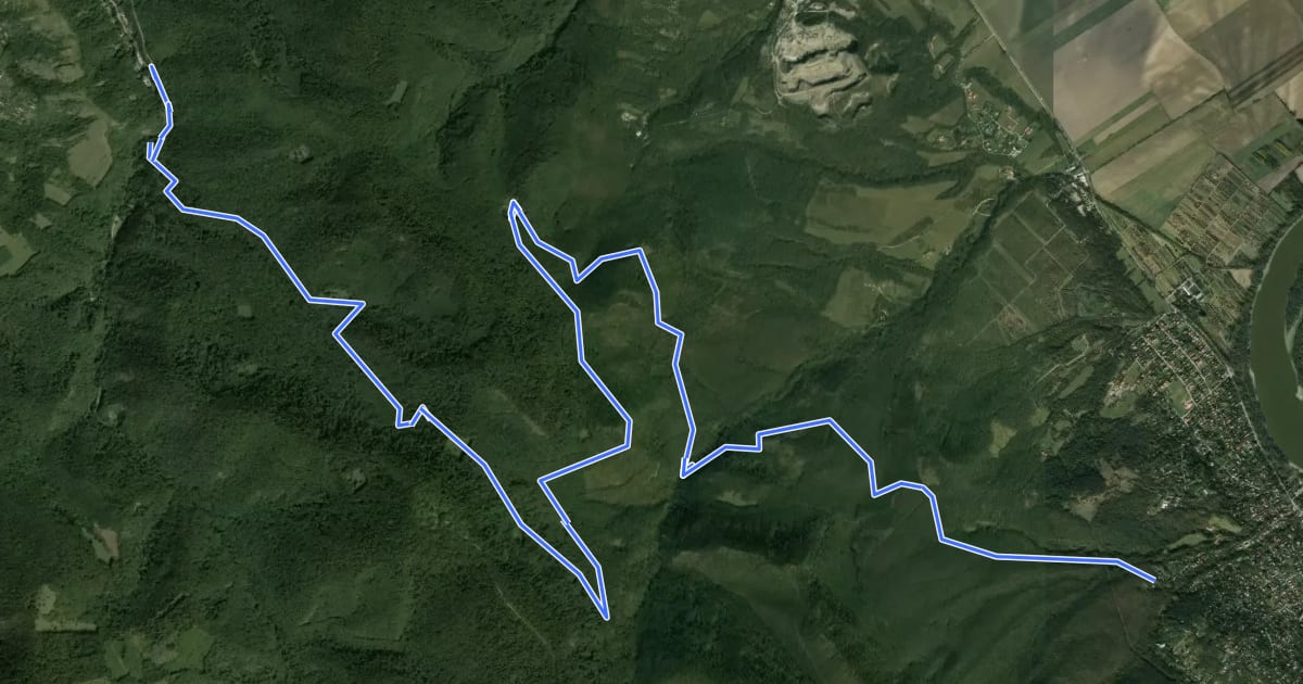 Маршрут fekete lovasút (Visegrád – Tahi) на спутниковом снимке