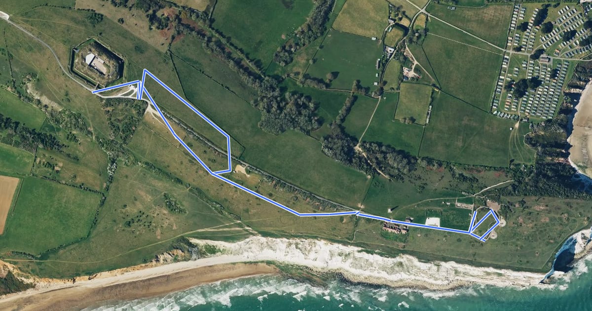 Маршрут Fine fortifications trail at Bembridge and Culver Downs, Isle of Wight на спутниковом снимке