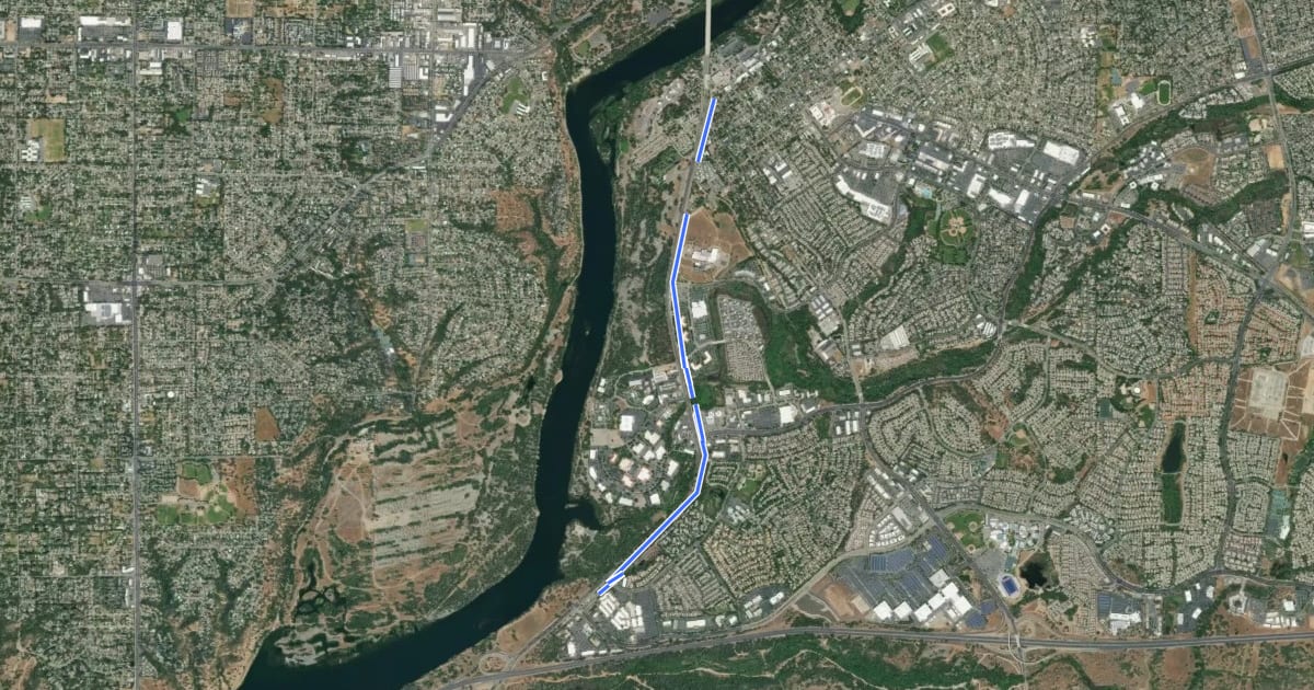 Маршрут Folsom Parkway Rail Trail на спутниковом снимке