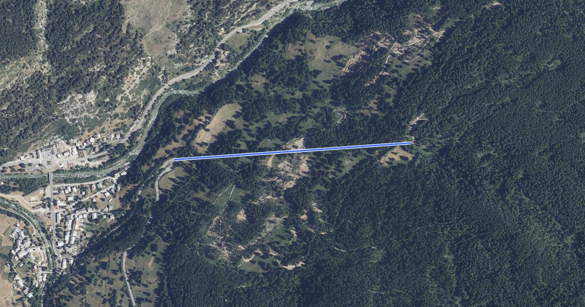 Маршрут Forêt de Chanteloube - Virage sur RD Ville-Vieille на спутниковом снимке