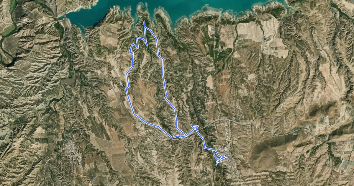 Маршрут Freila Circular Walking Biking route на спутниковом снимке