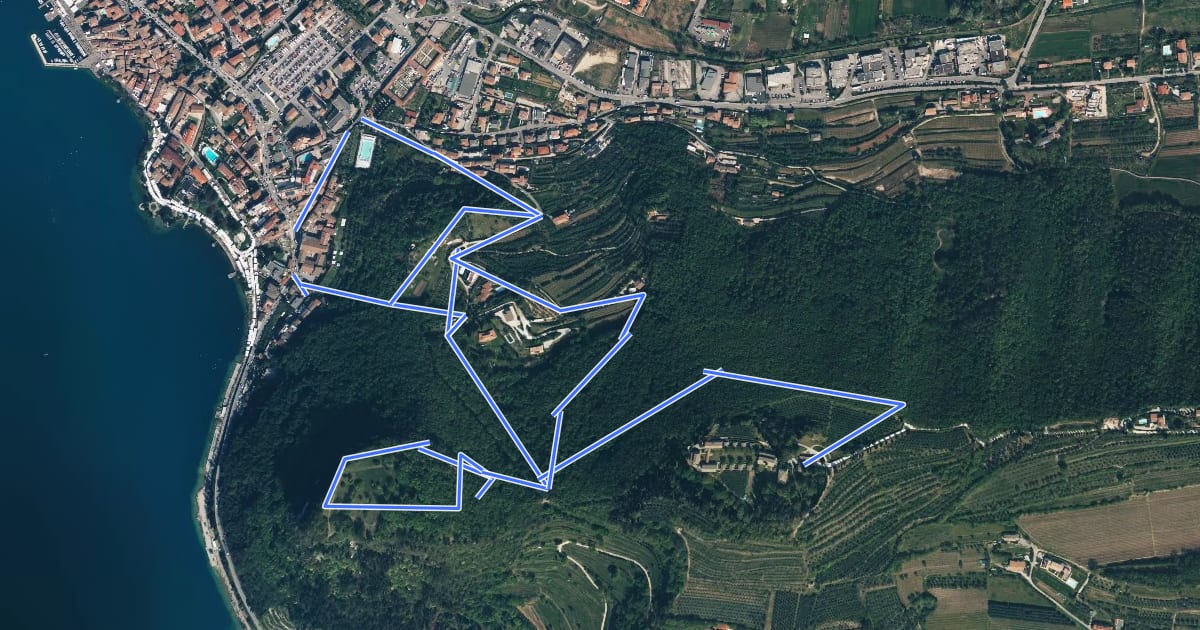 Маршрут Garda - Rocca Vecchia - Eremo dei Camaldolesi на спутниковом снимке