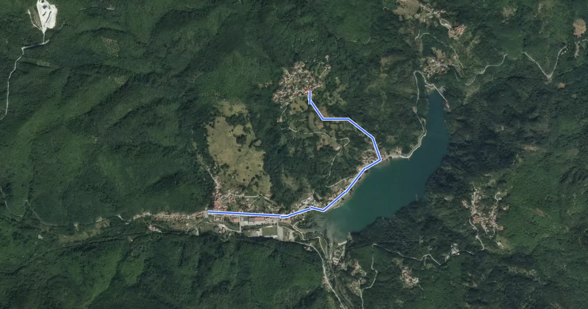Маршрут Garfagnana Trekking - Tappa 5 Variante Lungo Lago на спутниковом снимке