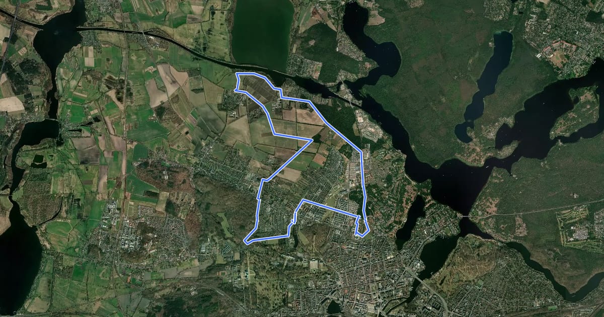 Маршрут Gartenkulturpfad Gärtnergenerationen-Rundweg (Rad/blau) на спутниковом снимке