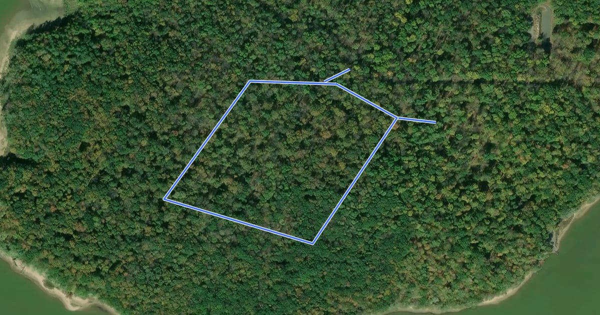 Маршрут Giant Hardwoods Nature Trail на спутниковом снимке