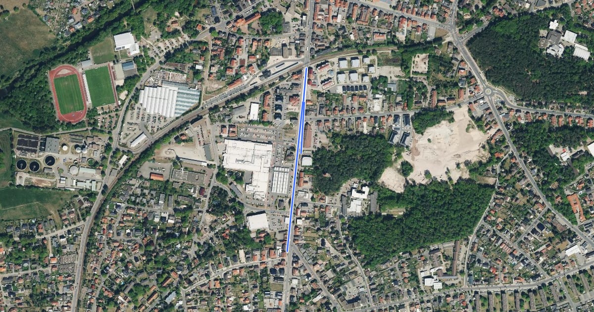 Маршрут Gifhorn Braunschweiger Straße X Limbergstraße (28) - Bahnhof Gifhorn Stadt (23) на спутниковом снимке