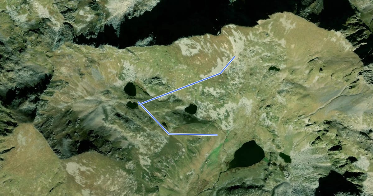 Маршрут Giro dei laghetti di Caldirolo на спутниковом снимке