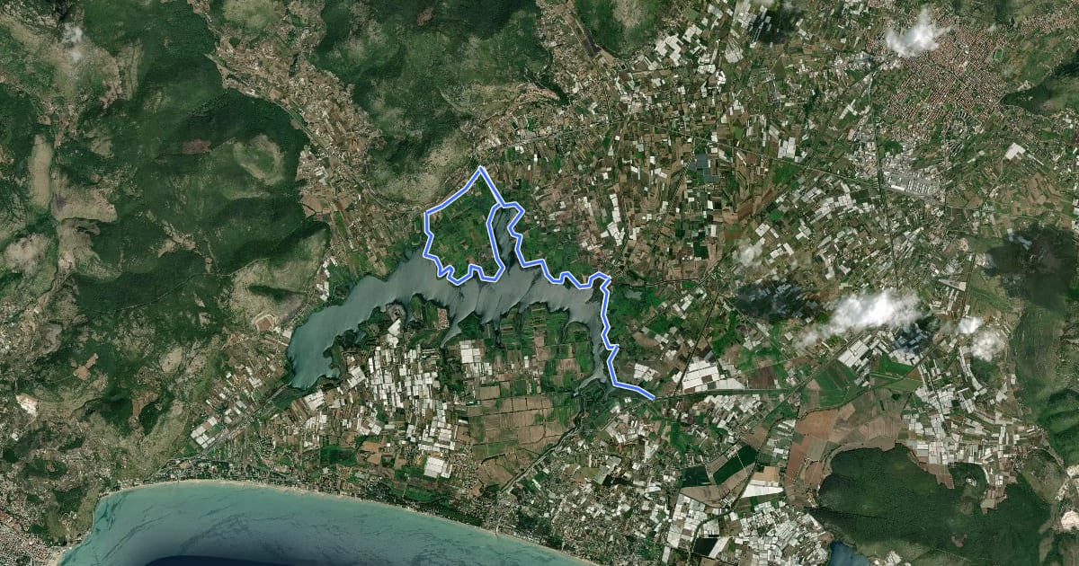 Маршрут Giro del Pantano Grande, Lago di Fondi на спутниковом снимке