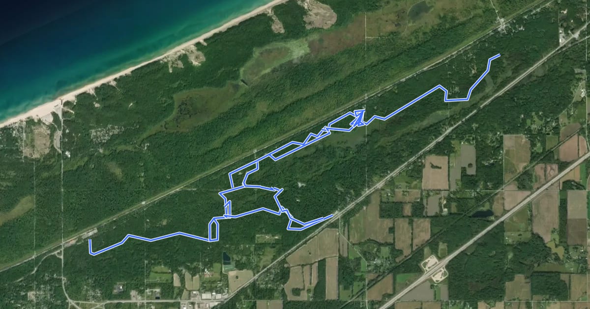 Маршрут Glenwood Dunes Trails на спутниковом снимке