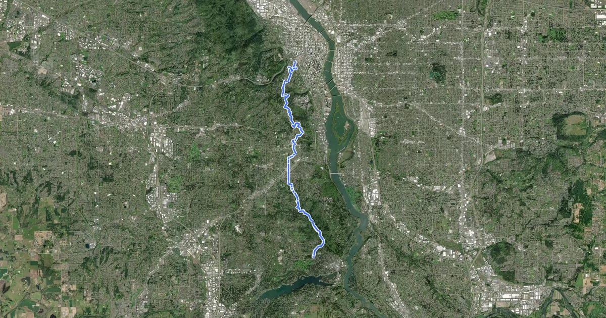 Маршрут Goose Hollow to Tryon Creek Trail на спутниковом снимке