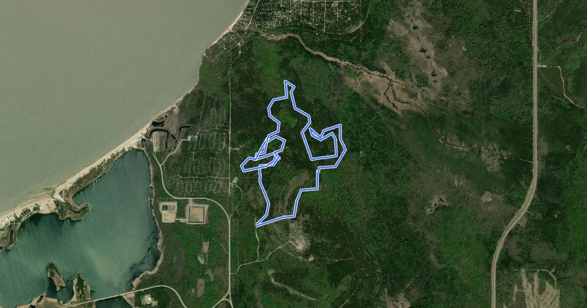 Маршрут Grand Beach Moutain Bike Trail на спутниковом снимке