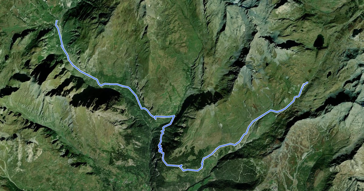 Маршрут Grand Tour de Tarentaise - Traversée Les Chapieux -> Col du Petit Saint-Bernard на спутниковом снимке