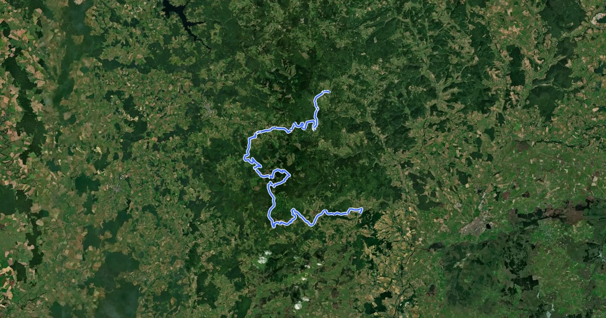 Маршрут Grande Traversée du Massif Central à VTT - Anost / La Grande-Verrière на спутниковом снимке