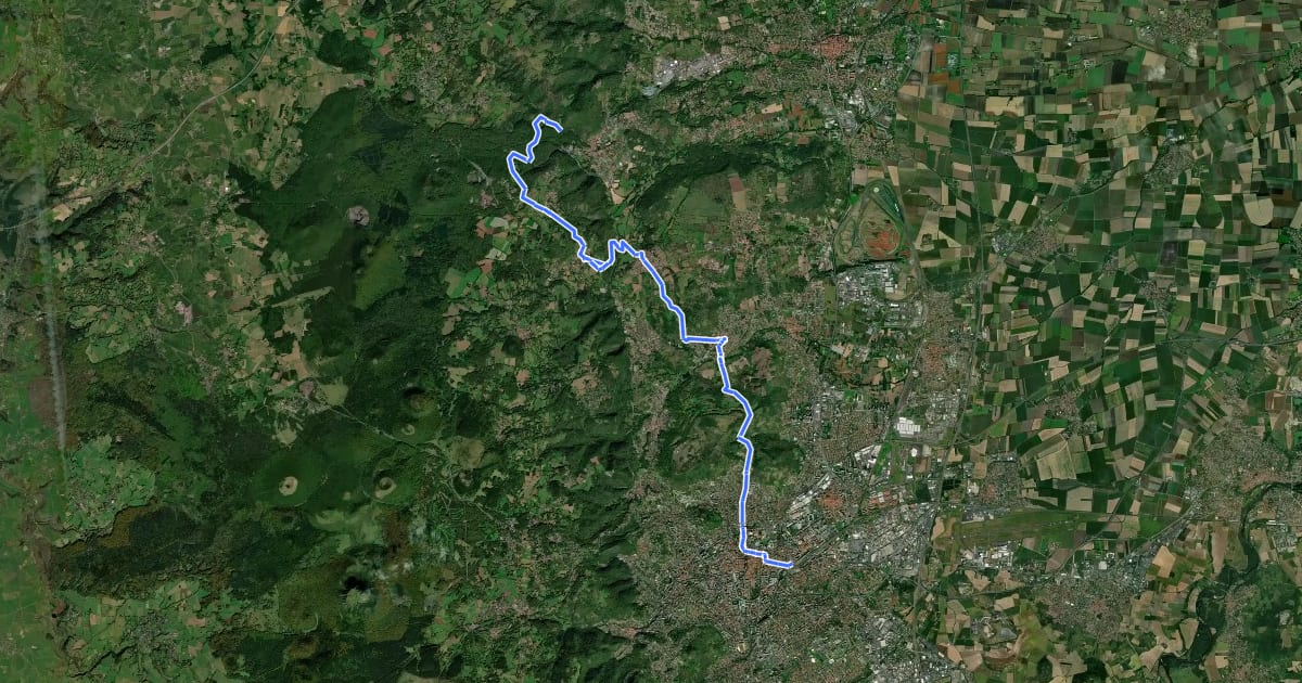 Маршрут Grande Traversée du Massif Central à VTT - Clermont-Ferrand / Volvic на спутниковом снимке