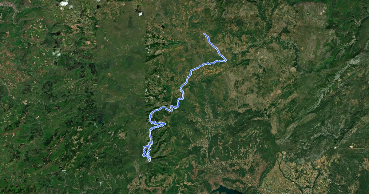 Маршрут Grande Traversée du Massif Central à VTT – La Couvertoirade / Lunas на спутниковом снимке