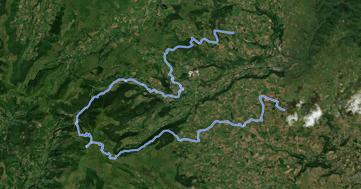 Маршрут Grande Traversée du Massif Central à VTT - Variante : Chalinargues / Coltines (par Le Lioran) на спутниковом снимке