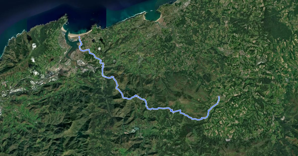 Маршрут Grande Traverséee VTT du Pays Basque на спутниковом снимке