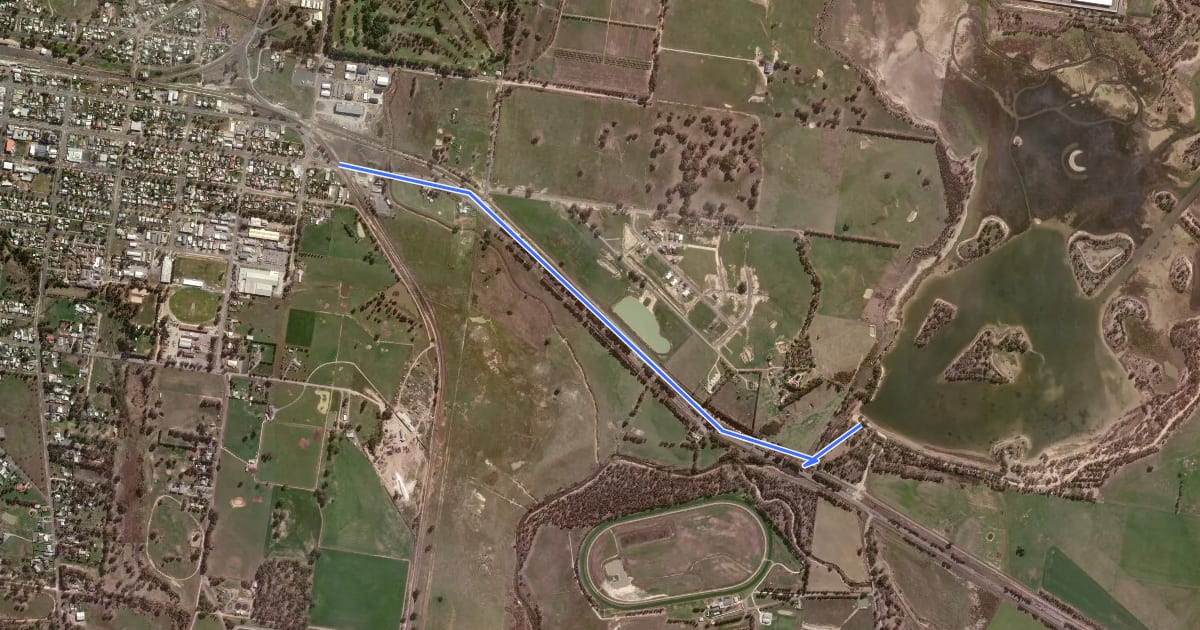 Маршрут Green Hill Lake Path на спутниковом снимке