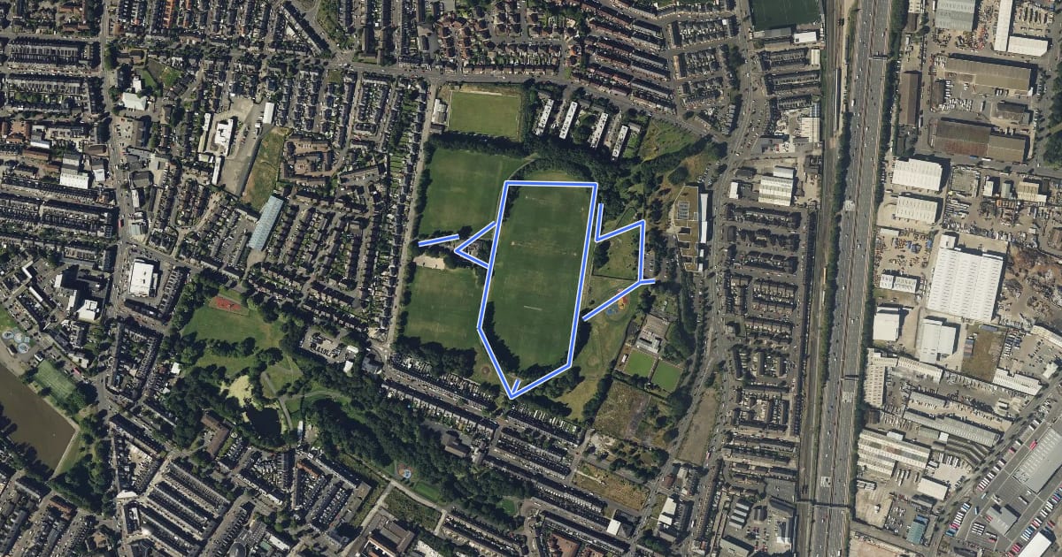 Маршрут Grove Playing Fields на спутниковом снимке