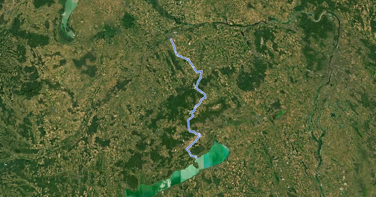Маршрут Győr–Balaton kerékpáros útvonal на спутниковом снимке