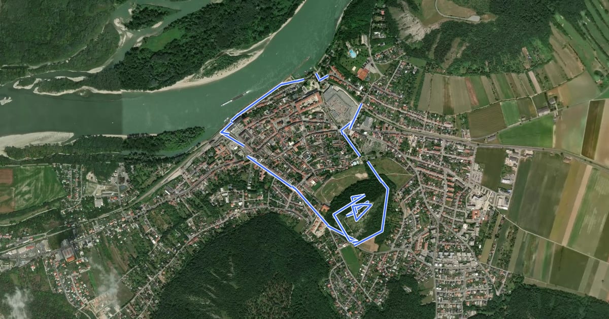 Маршрут Hainburg: Stadtmauerrunde на спутниковом снимке