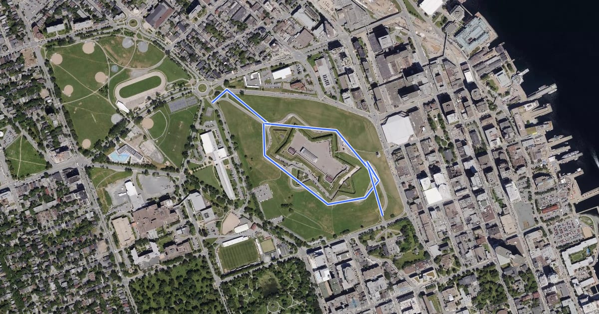 Маршрут Halifax Citadel National Historic Site Trails на спутниковом снимке