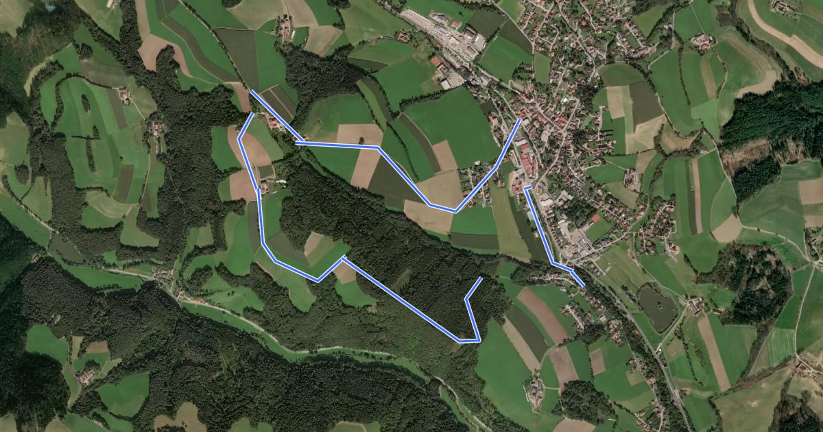 Маршрут Himmelsteigrunde, Krumbach Gemeinde Parkplatz - Seisbühel - Museumsdorf на спутниковом снимке