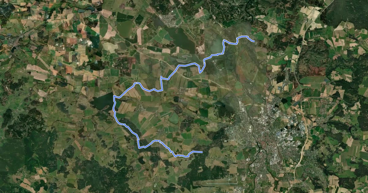 Маршрут [Ž] Hluboká n. Vltavou (rozc.) - Vlčí jáma (rozc.) на спутниковом снимке
