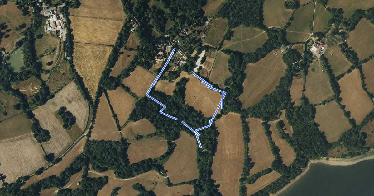 Маршрут Hollybush Wood Walk, Standen на спутниковом снимке