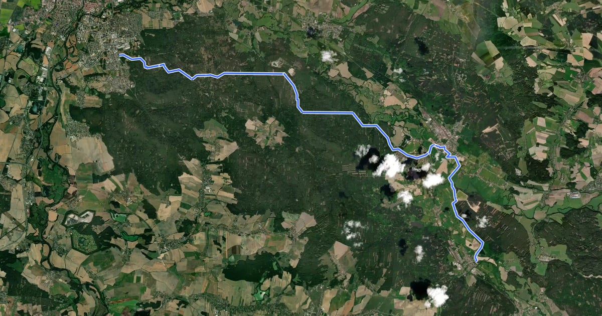 Маршрут [Č] Hradec Králové Plachta - Borohrádek на спутниковом снимке
