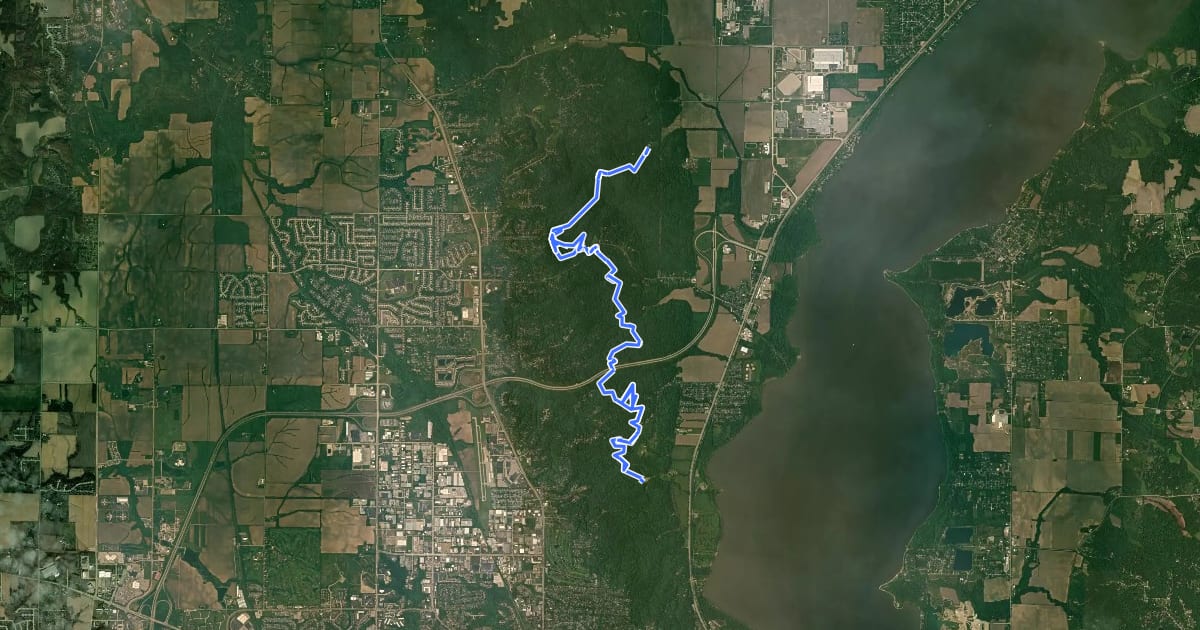 Маршрут Illinois River Bluff Trail на спутниковом снимке