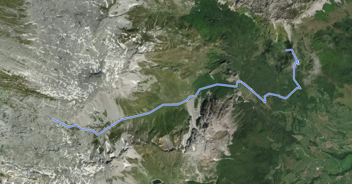 Маршрут Iparraldea: Intzola lepoa (GR12) - Cazette (GR10) на спутниковом снимке