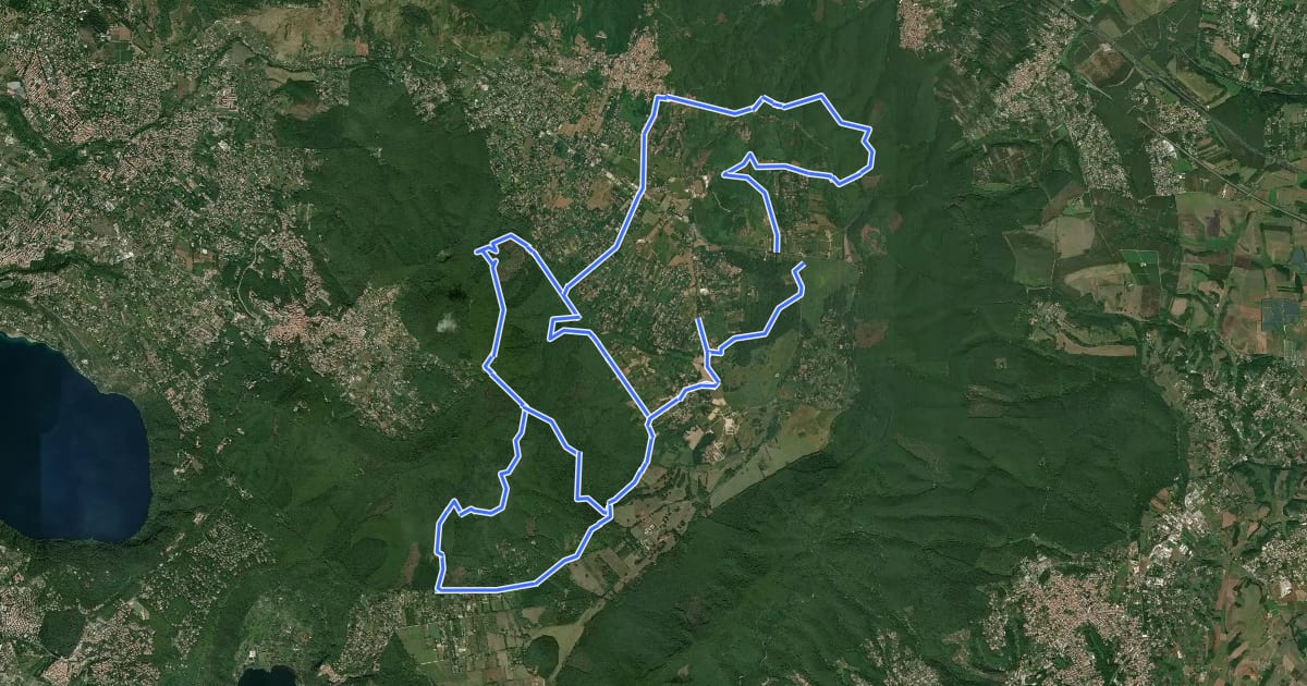 Маршрут Ippovia del Vulcano Laziale на спутниковом снимке